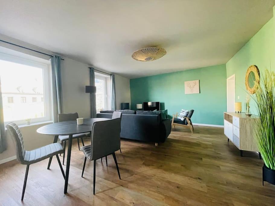 Appartement Cosy Au Centre De Beauraing Exterior foto